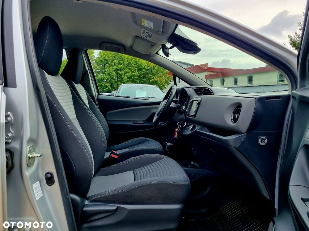 Toyota Yaris Hybrid 100 Active EU6 - 11