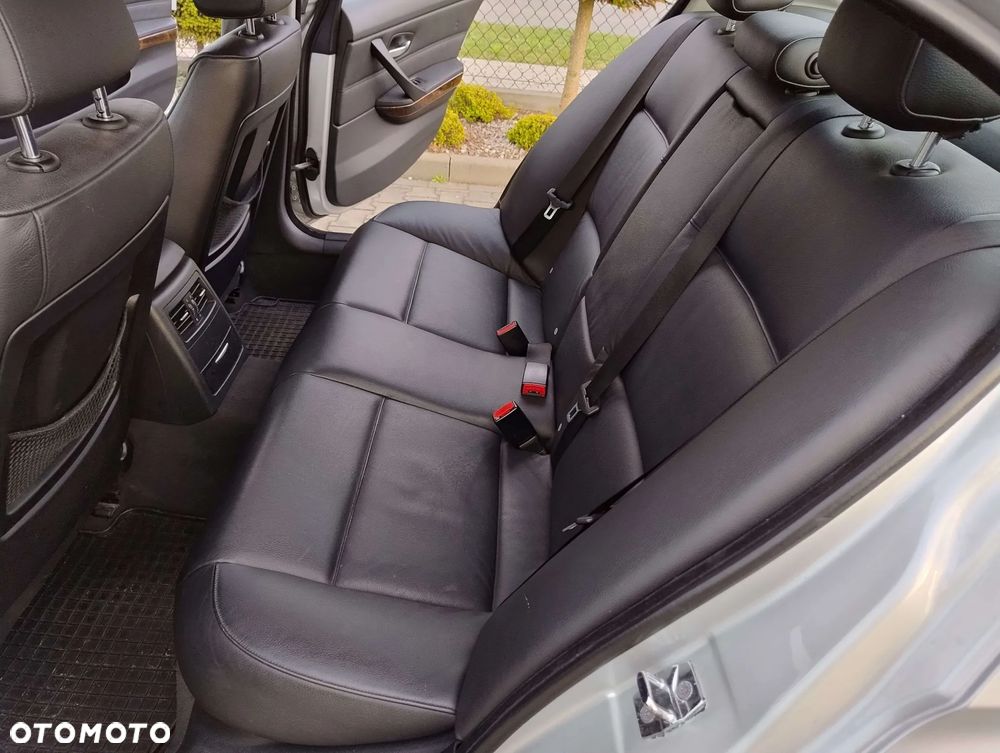 BMW Seria 3 325xi - 13