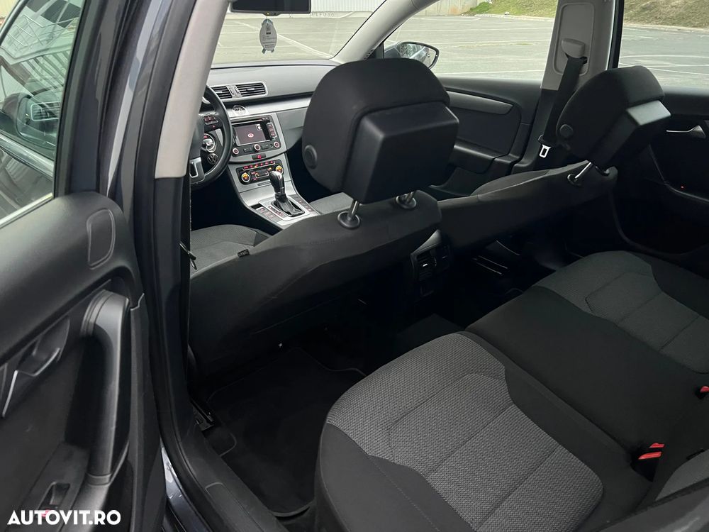 Volkswagen Passat Variant 2.0 TDI Blue TDI DSG Highline - 23