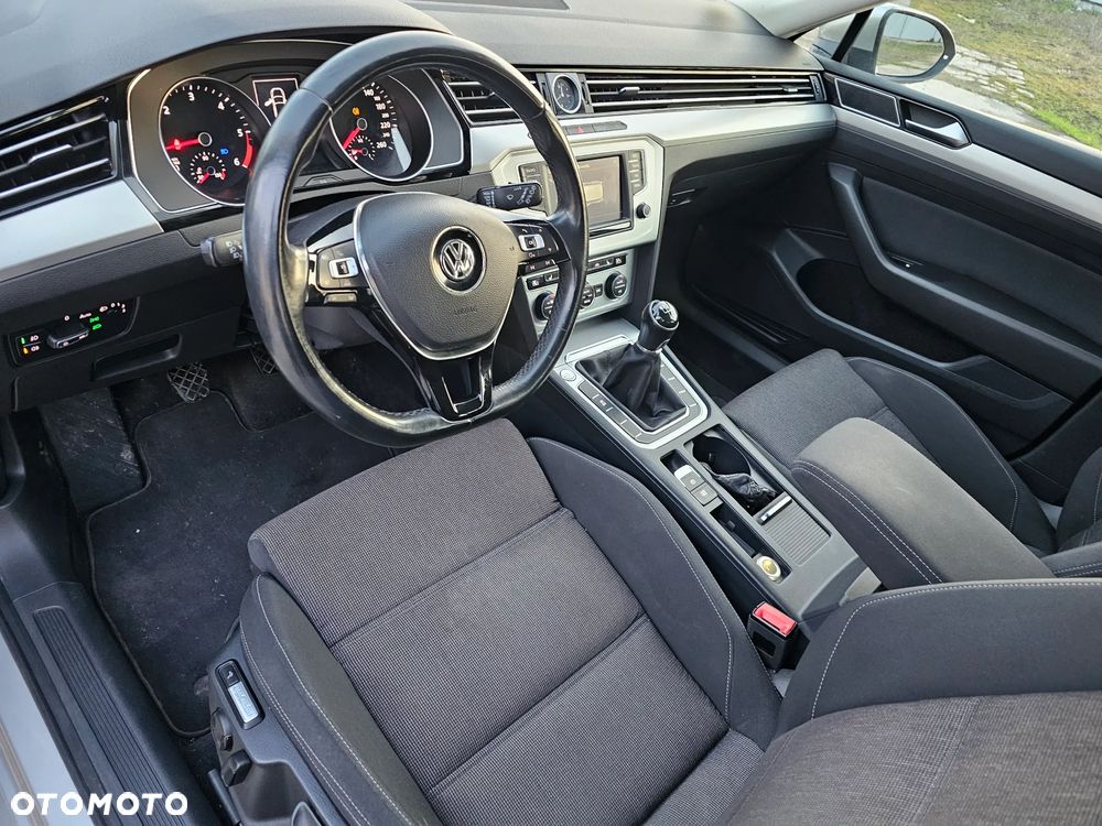 Volkswagen Passat Variant - 11