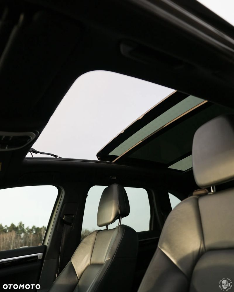 Porsche Cayenne - 36
