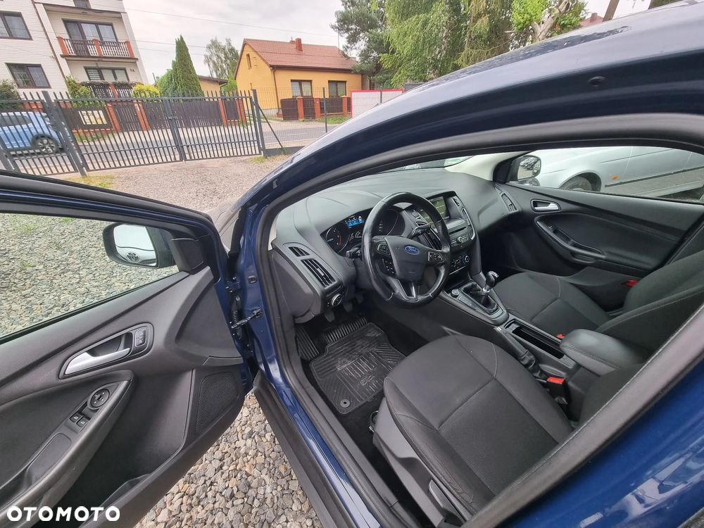 Ford Focus 1.6 TDCi DPF Titanium - 8