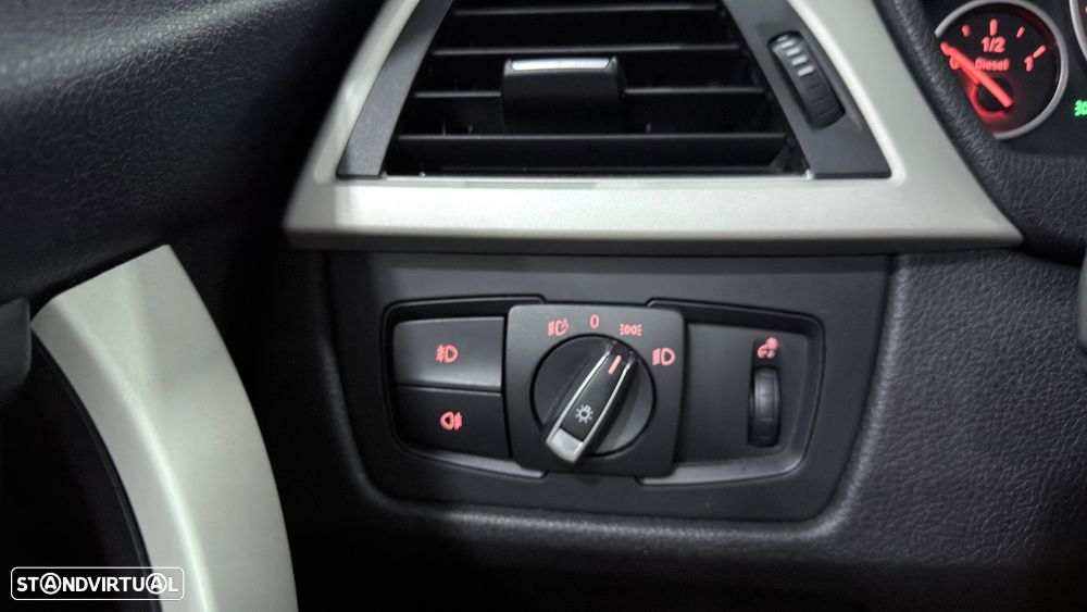 BMW 320 d Luxury Line - 13