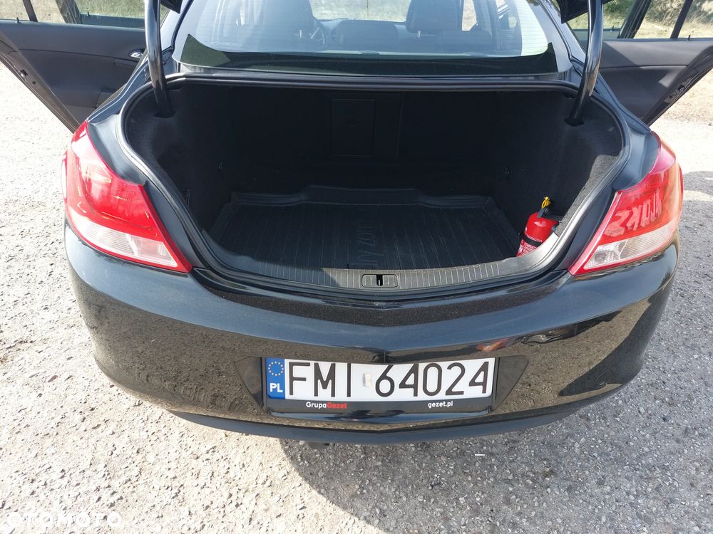Opel Insignia 1.8 - 12