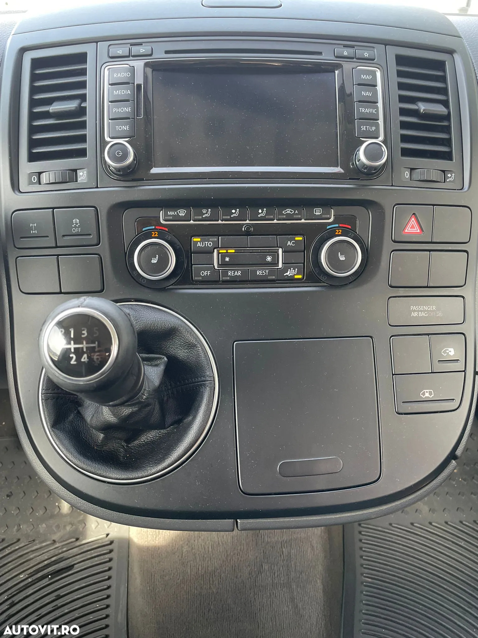 Volkswagen Multivan - 5