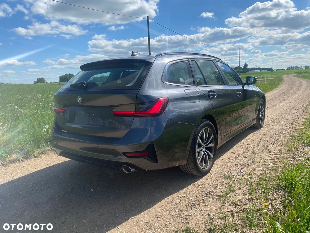 BMW Seria 3 318i - 11