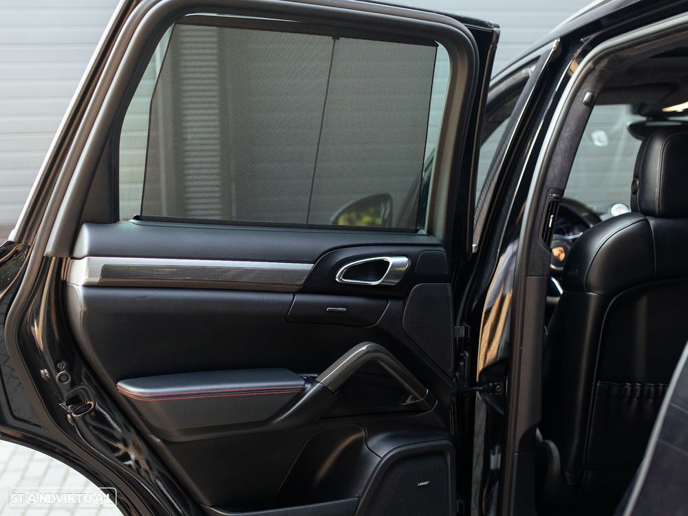 Porsche Cayenne Turbo Tiptronic S - 41