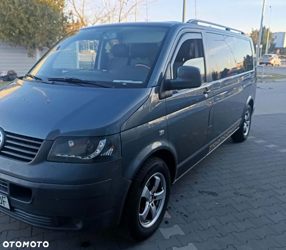 Volkswagen Transporter - 1