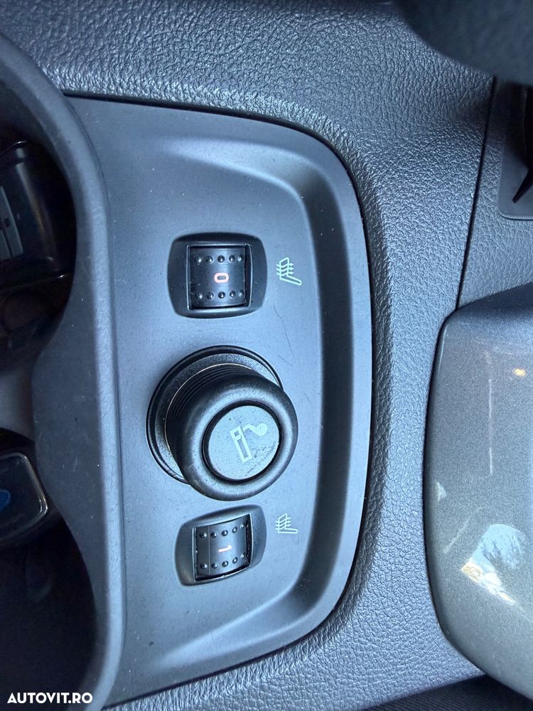Ford Focus 1.0 EcoBoost Start-Stopp-System SYNC Edition - 24