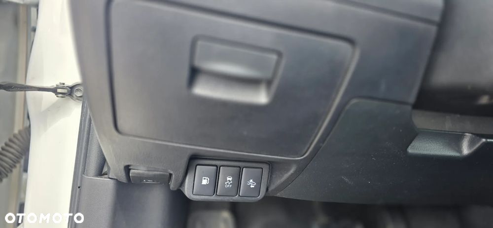 Toyota Avensis 2.0 Premium MS - 34