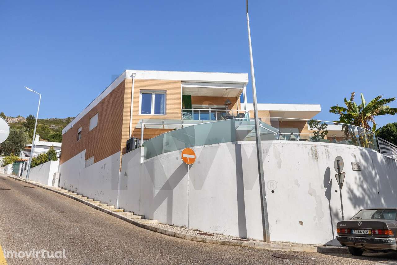 Moradia T3 Renovada a 300m da Praia da Califórnia com Piscina Privada - Grande imagem: 2/36