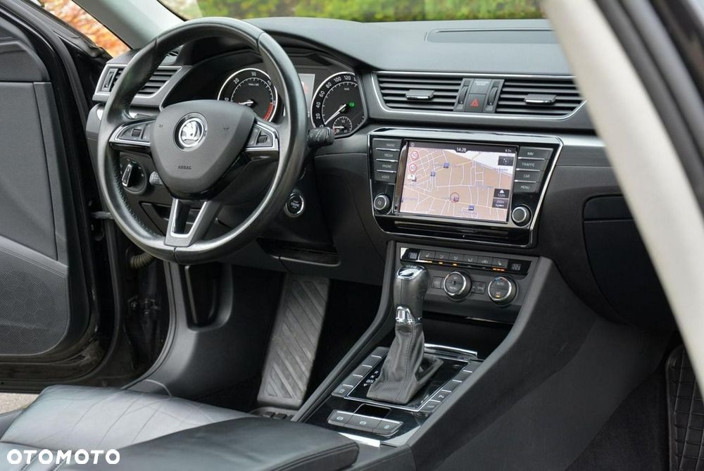 Skoda Superb 2.0 TDI DSG Premium Edition - 18