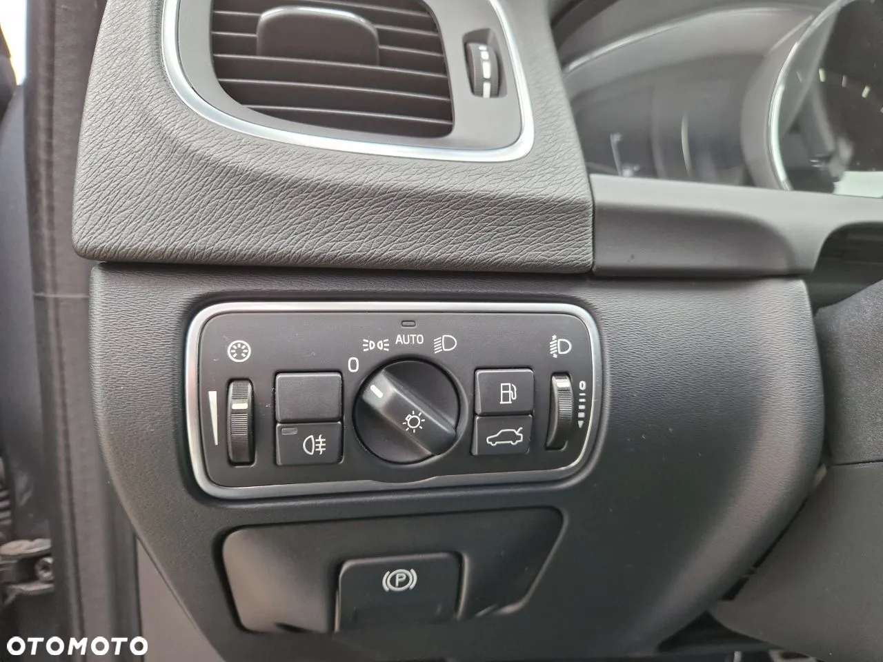 Volvo V60 T3 Drive-E R-Design Kinetic - 19