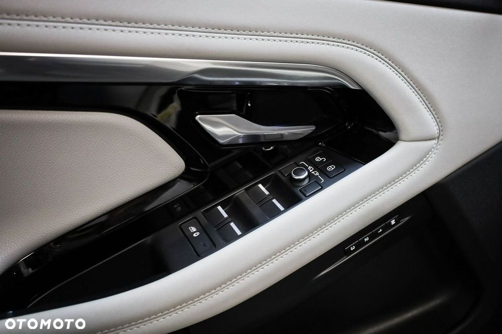 Land Rover Range Rover Evoque - 16