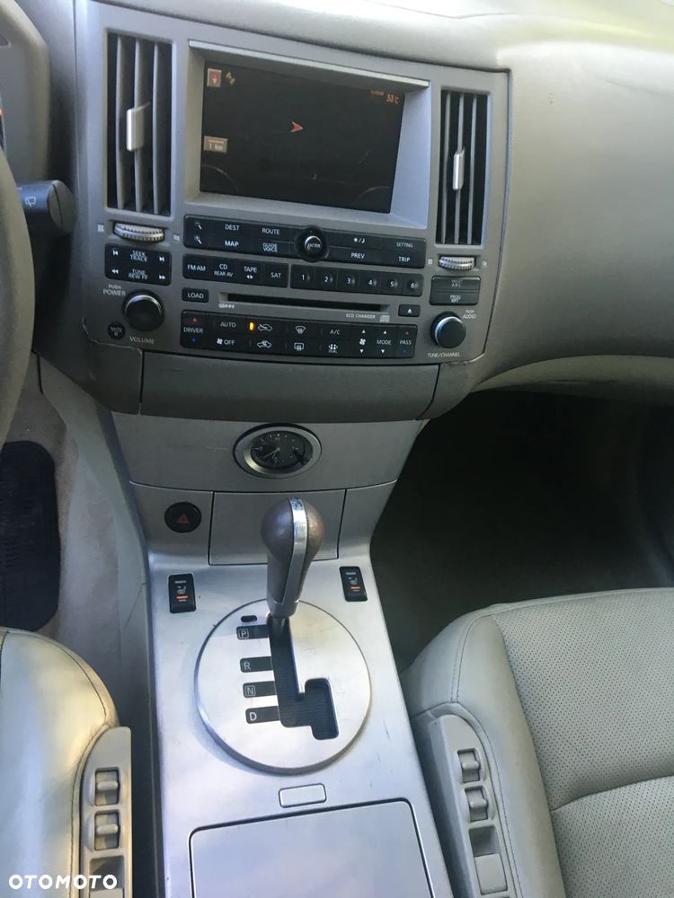 Infiniti FX - 10