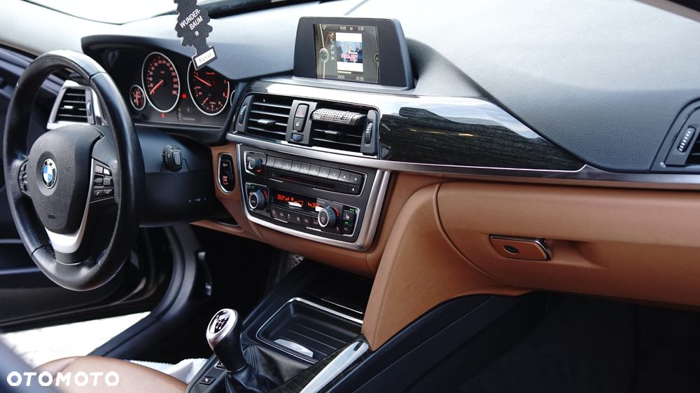BMW Seria 3 318d Luxury Line - 37