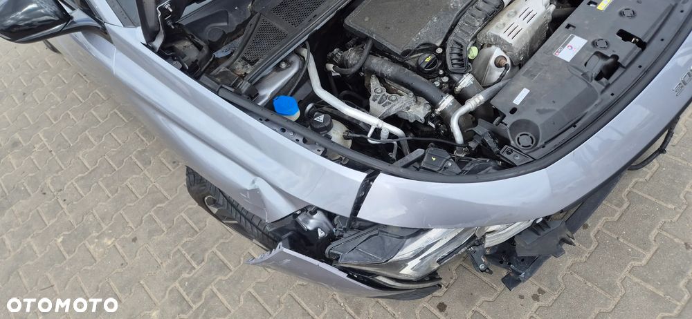 Peugeot 308 1.2 mHEV Allure S&S e-DCS6 - 20