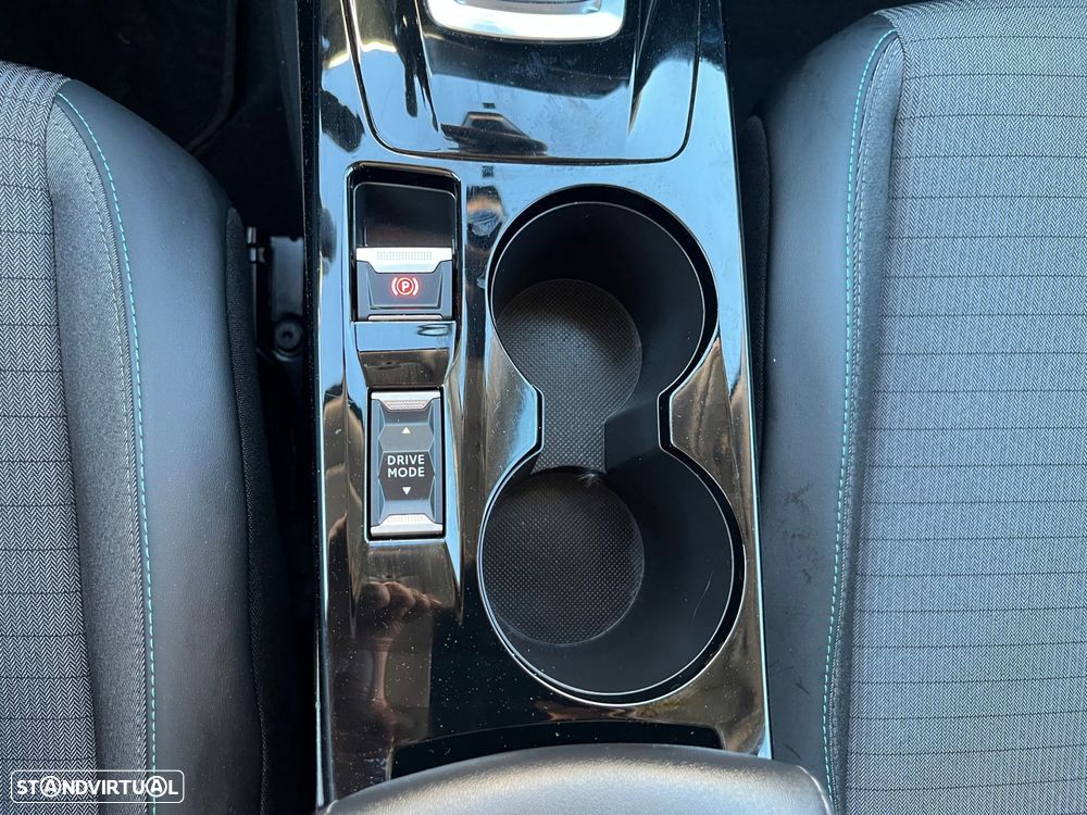 Peugeot 2008 1.5 BlueHDi Allure EAT8 - 30