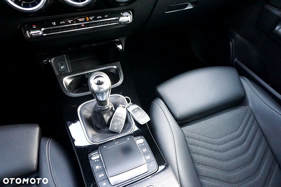 Mercedes-Benz Klasa B 180 d Editon 19 - 34