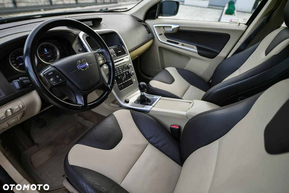 Volvo XC 60 D5 AWD - 25