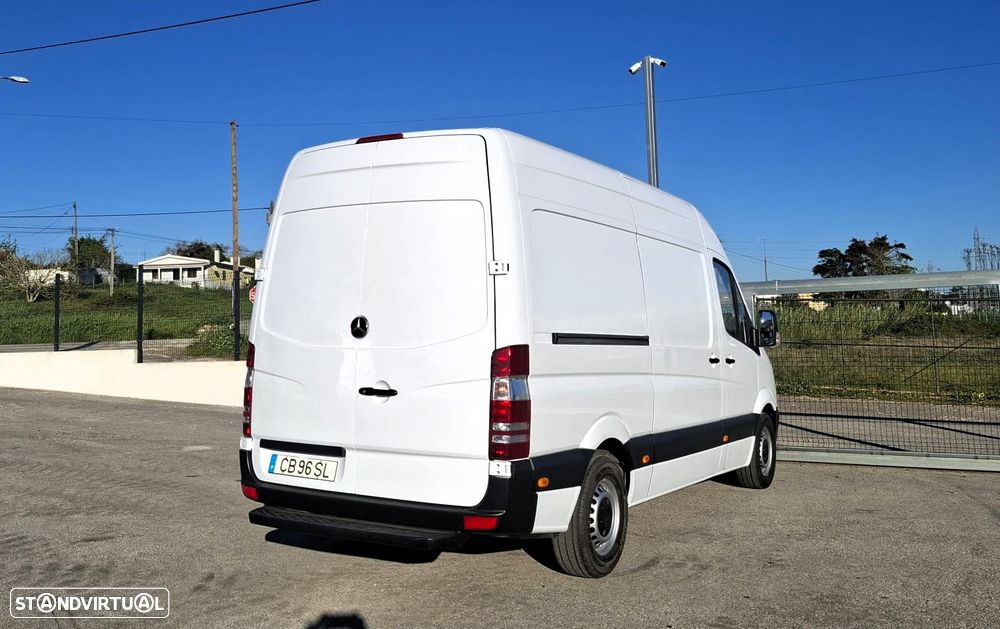 Mercedes-Benz Sprinter - 4