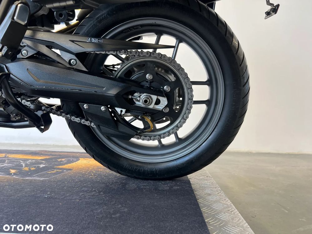Triumph Tiger - 27