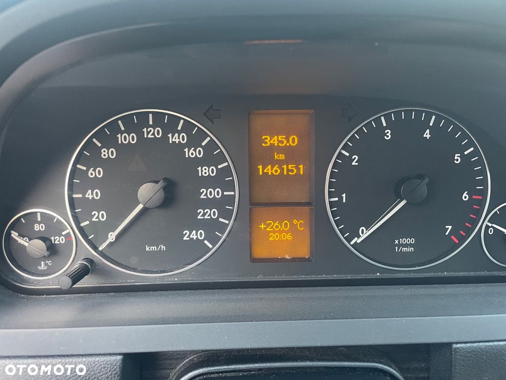 Mercedes-Benz Klasa A 160 Avantgarde BlueEff EU5 - 6
