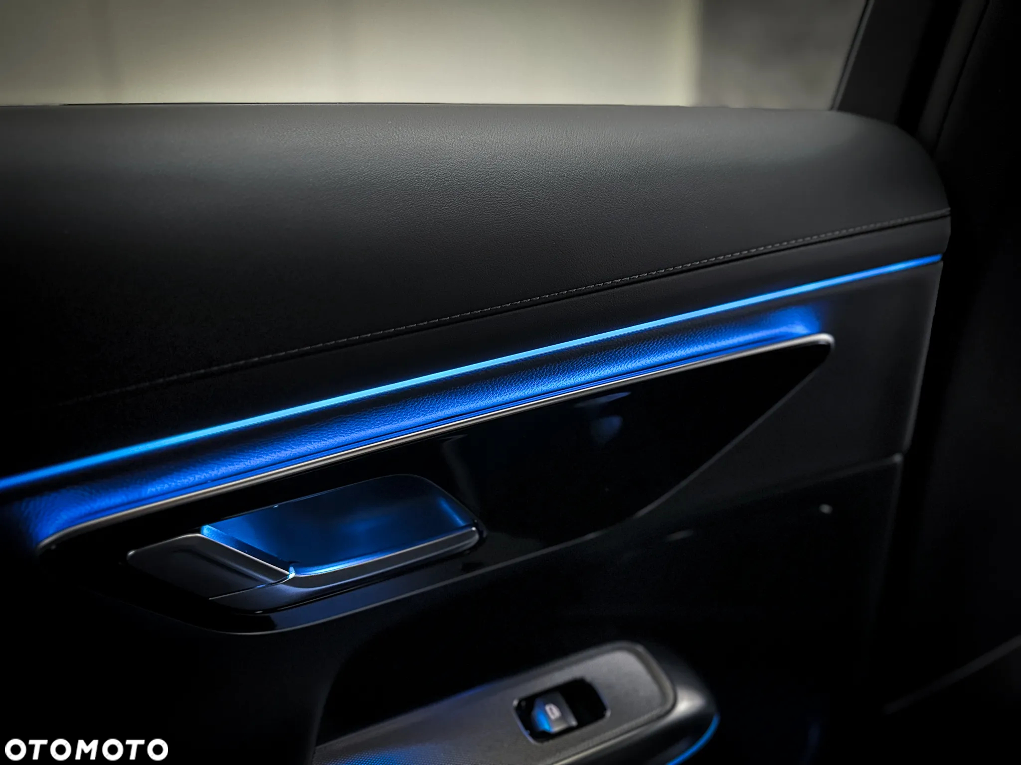 Mercedes-Benz Klasa E 220 d 4Matic 9G-TRONIC Edition AMG Line - 32