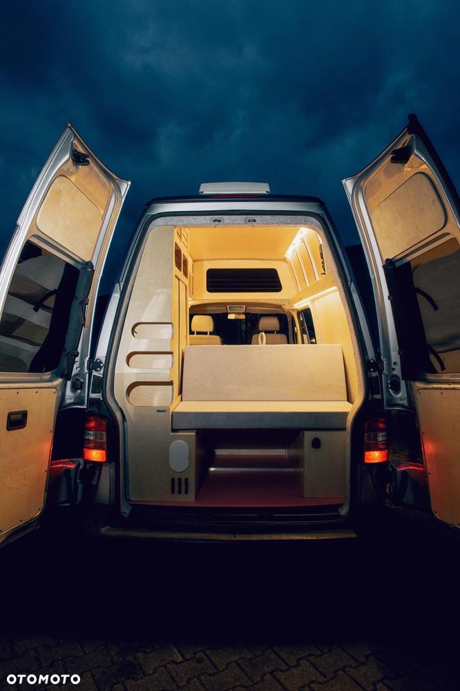 Volkswagen Transporter - 22