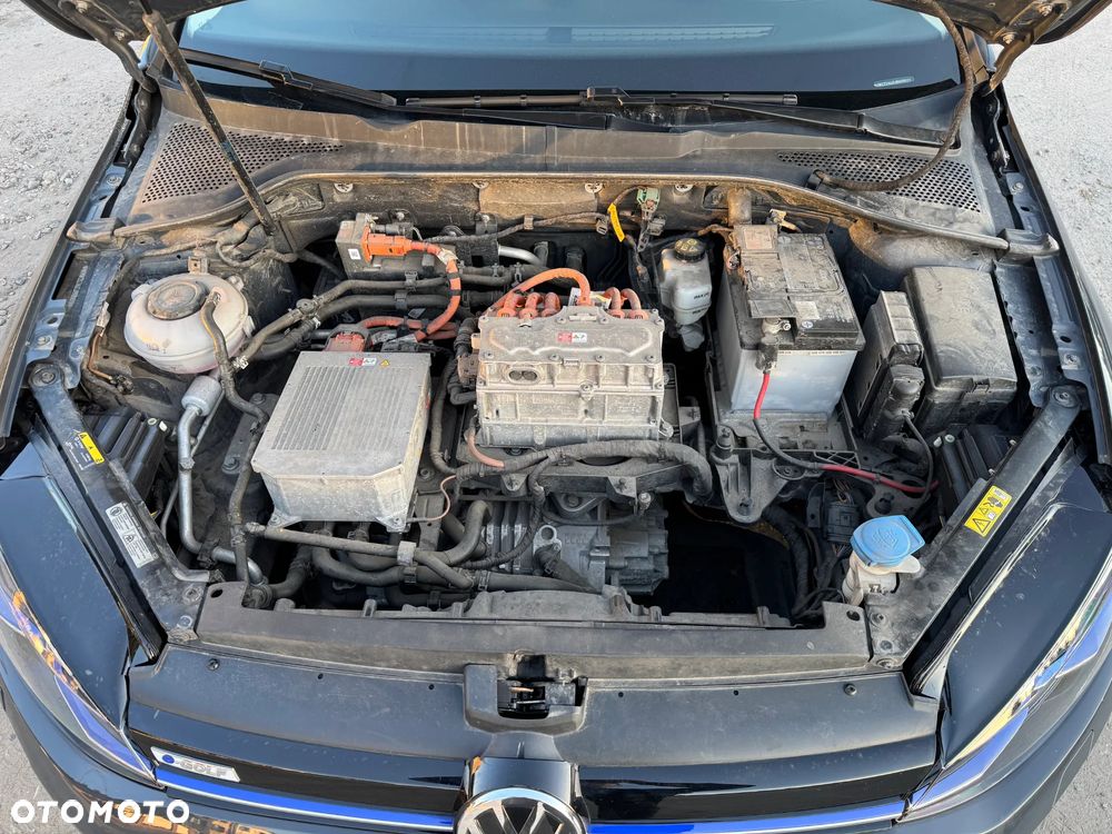 Volkswagen Golf e-Golf - 12