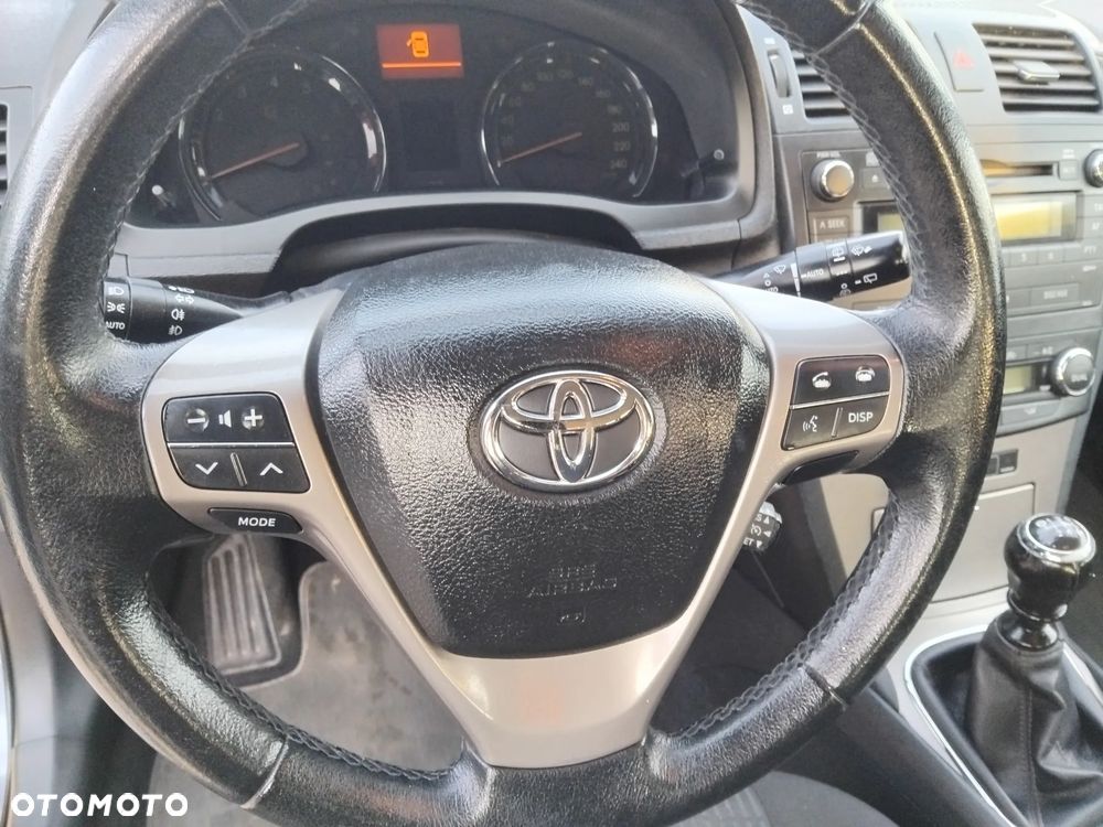 Toyota Avensis 1.8 Sol - 20