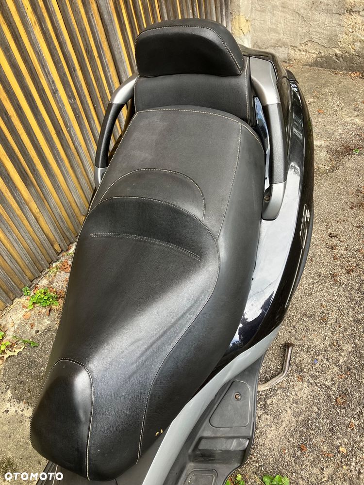 Piaggio MP-3 - 8