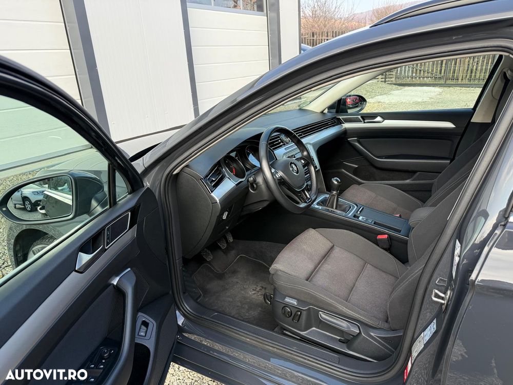 Volkswagen Passat 2.0 TDI SCR Comfortline - 14