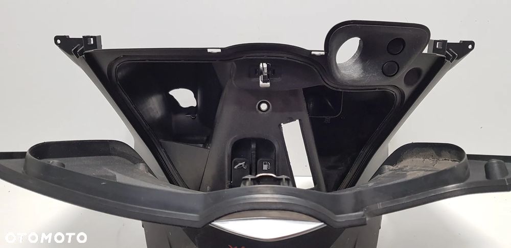 Piaggio X10 Kokpit Osłona Kolan - 7