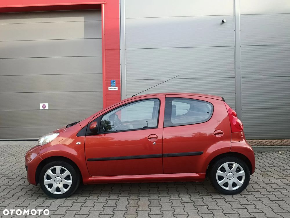 Peugeot 107 2010 photo 4