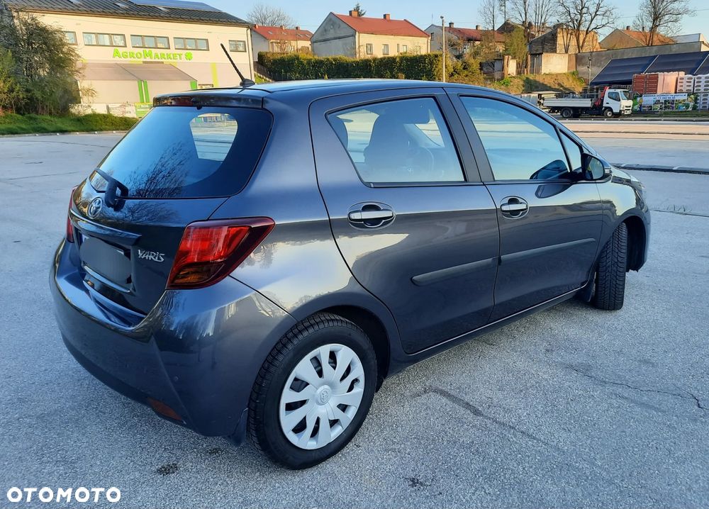 Toyota Yaris 1.33 Premium EU6 - 24