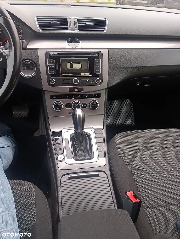 Volkswagen Passat 2.0 TDI Comfortline DSG - 17