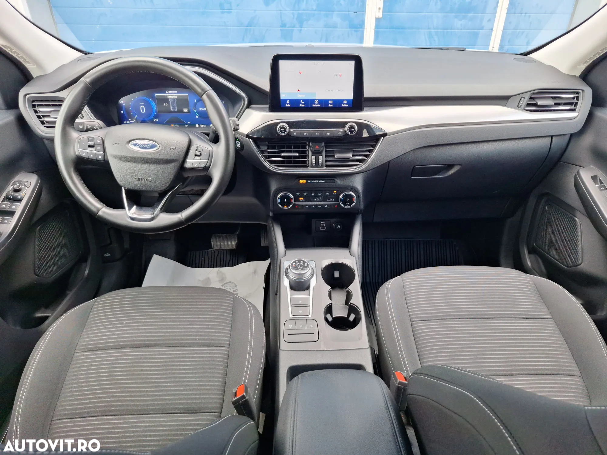 Ford Kuga - 12