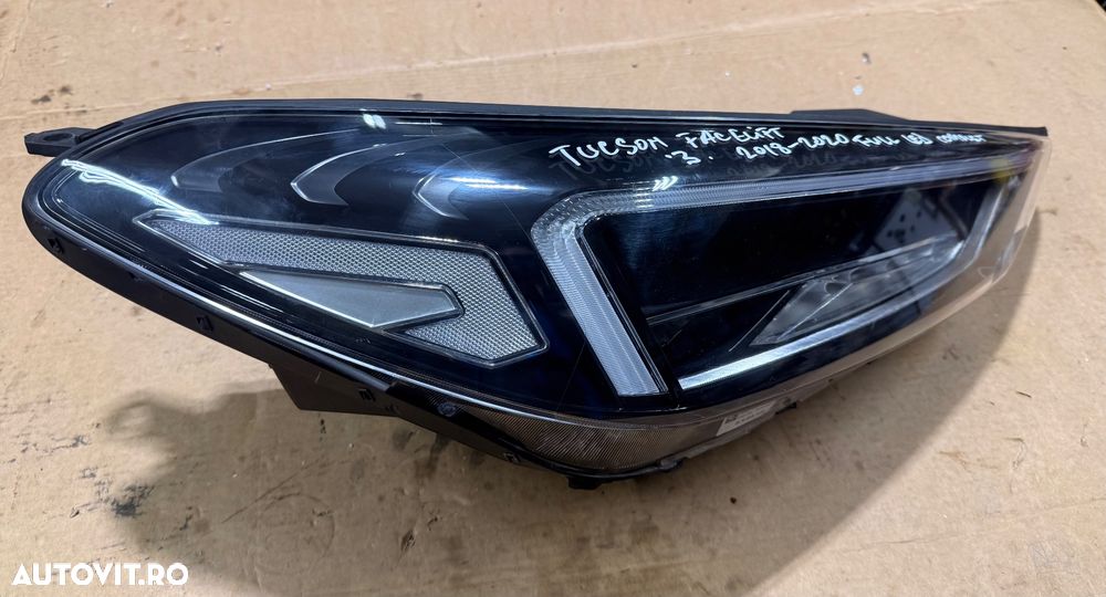 Far dreapta full led HYUNDAI TUCSON facelift an 2018-2020 cod D792111A20 si 92102D7700 reparat pe partea de jos - 2