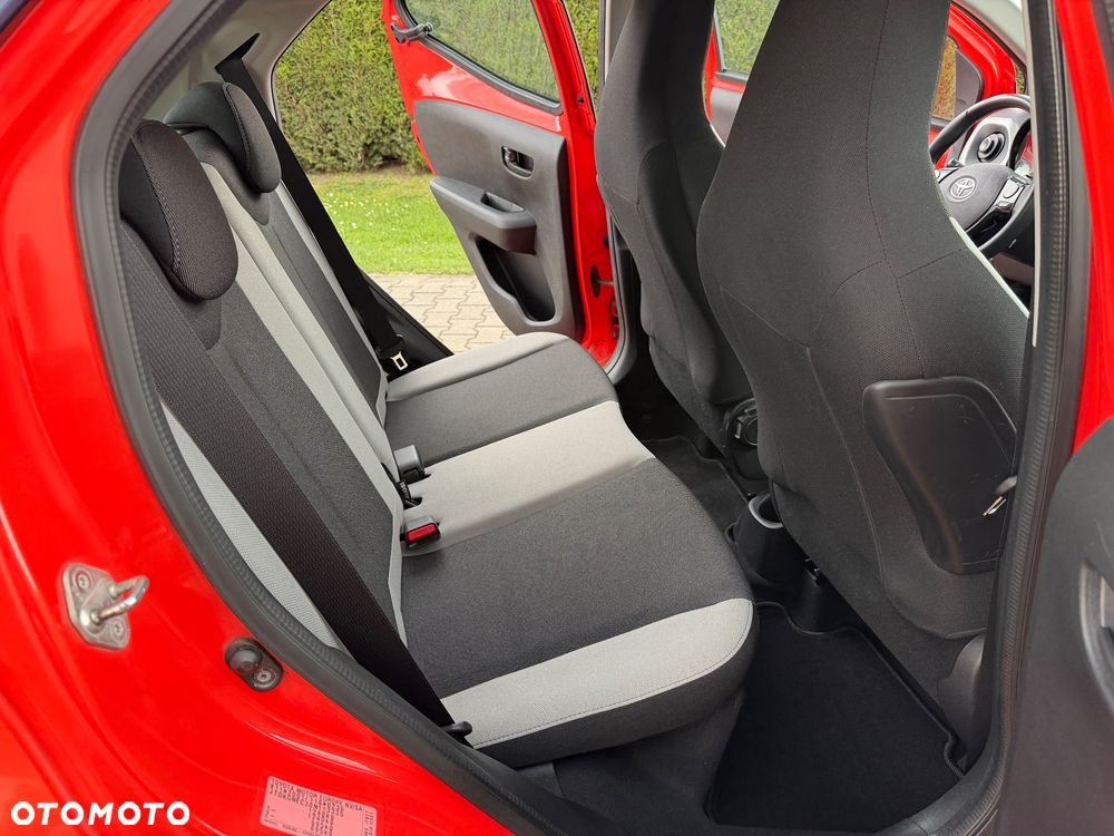 Toyota Aygo x-clusiv - 33