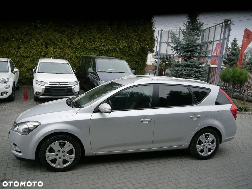 Kia Ceed - 10
