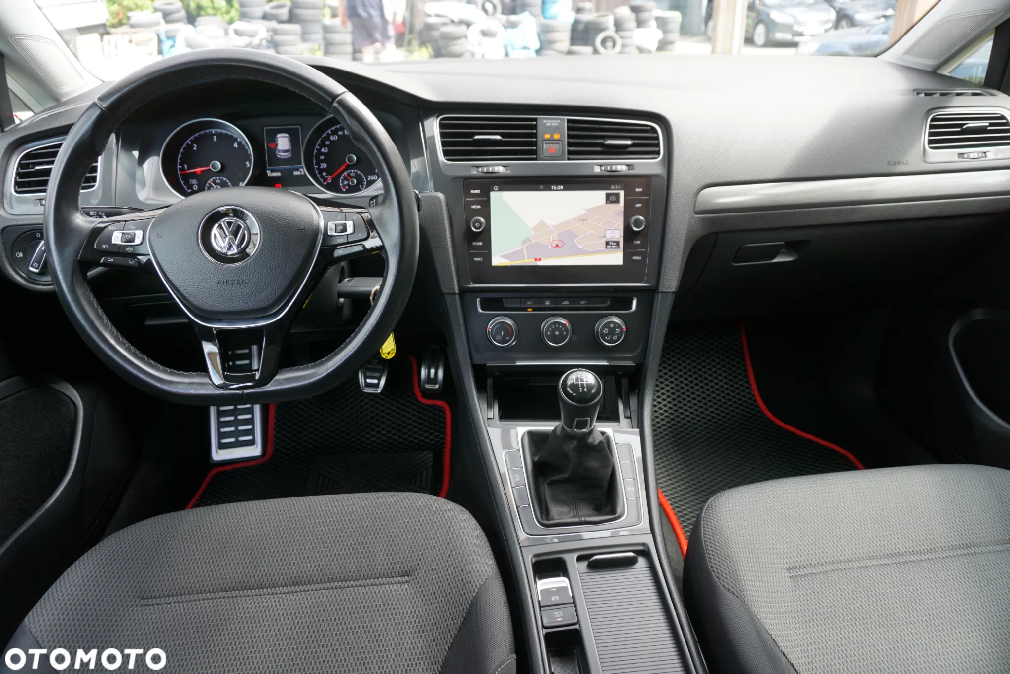 Volkswagen Golf 1.6 TDI SCR Comfortline - 13