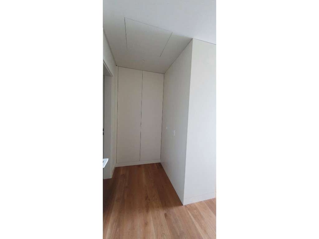 Apartamento NOVO no 4.º andar, inserido em prédio moderno, com exce... - Grande imagem: 5/17