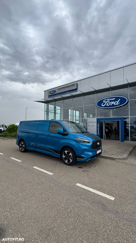 Ford CUSTOM VAN - 4