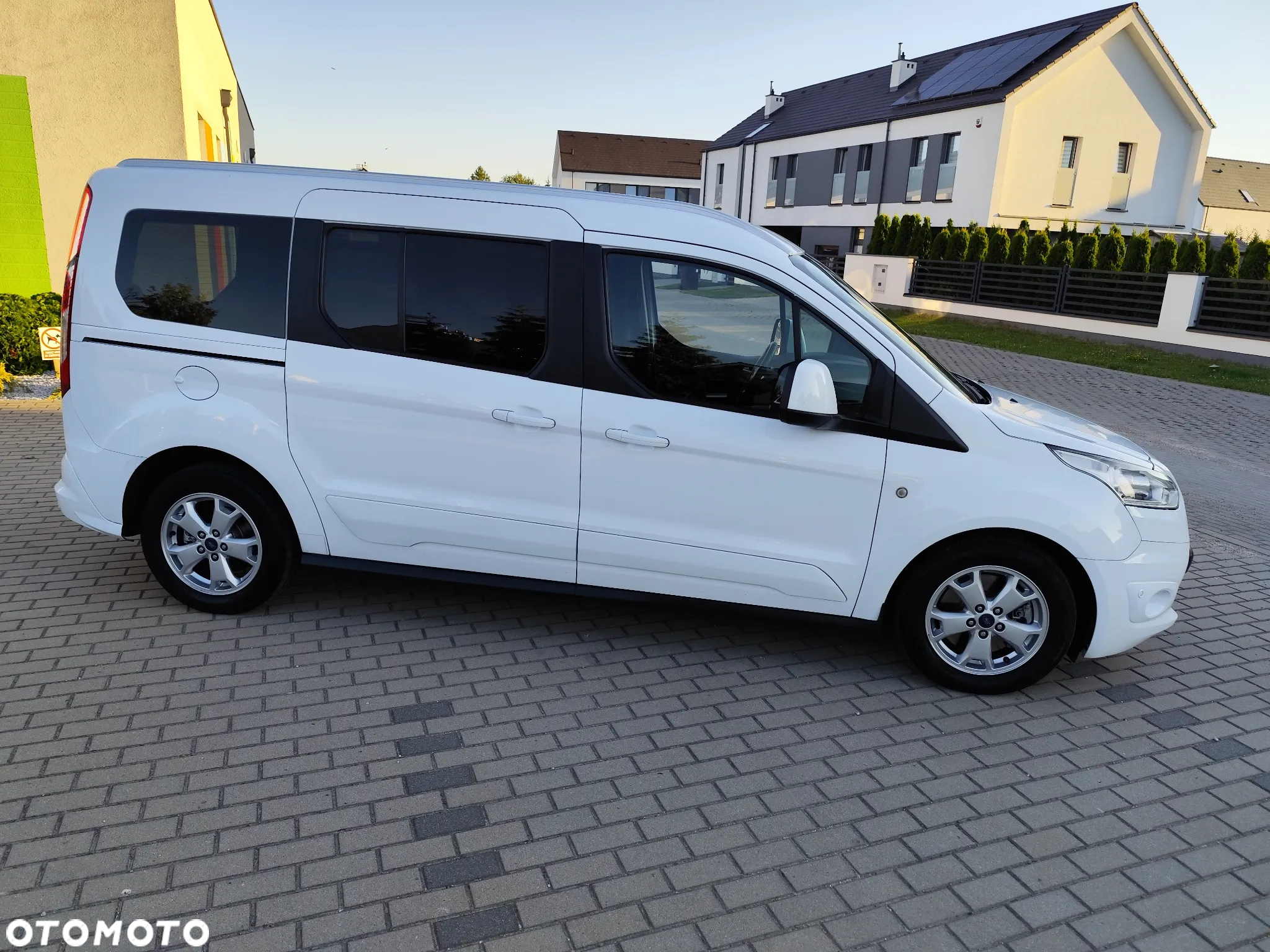 Ford Tourneo Connect Grand - 8