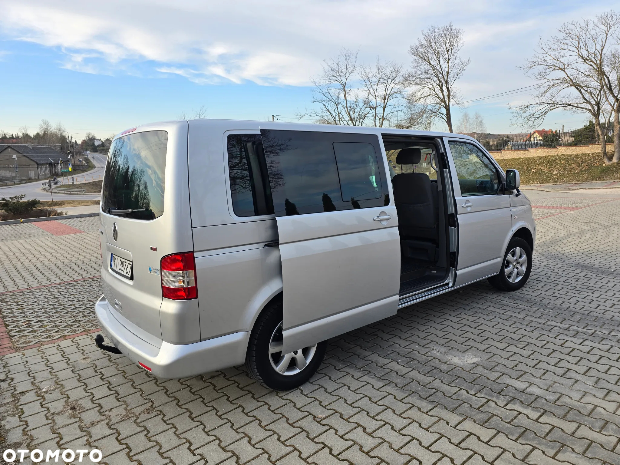 Volkswagen Caravelle - 18