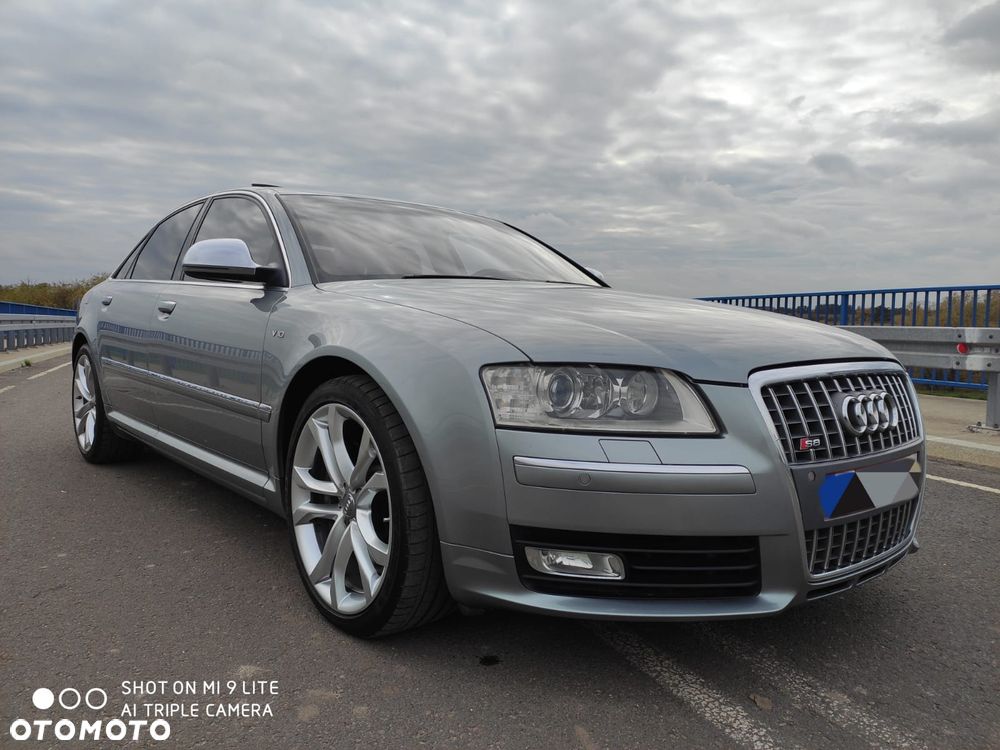 Audi S8 - 1