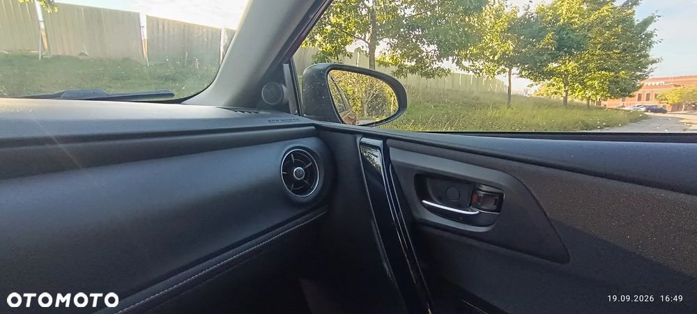 Toyota Auris Hybrid 135 Active - 12