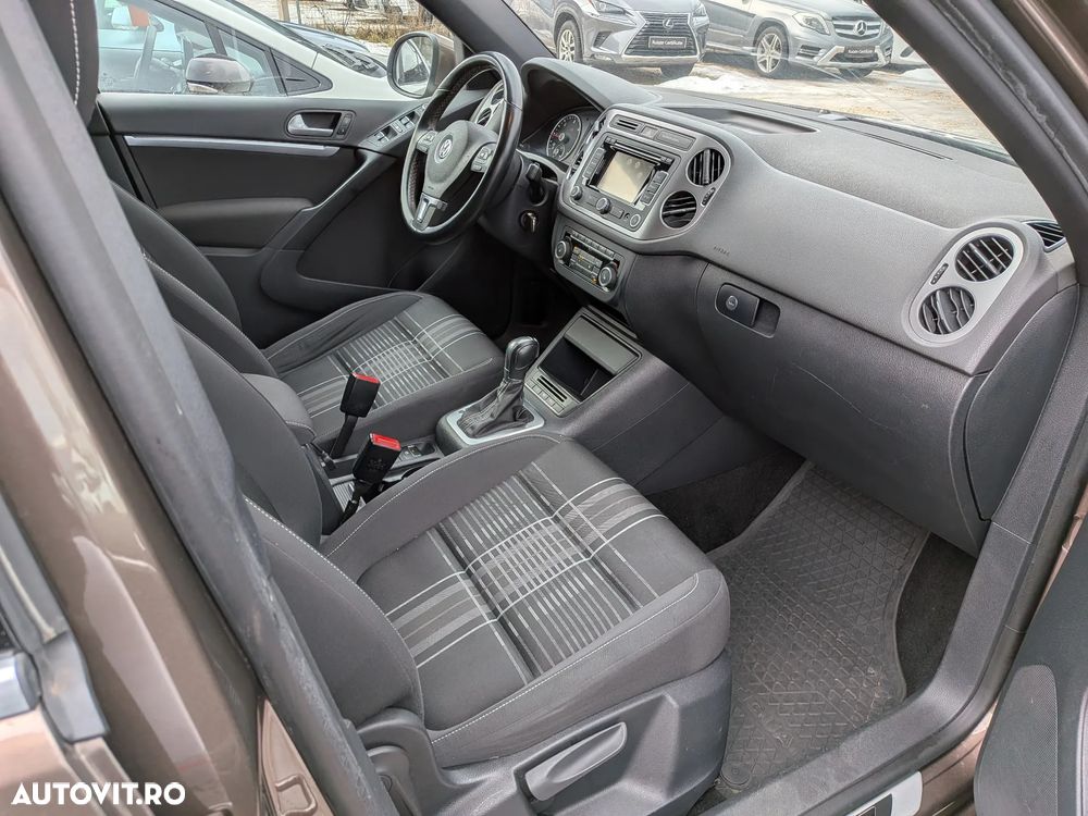 Volkswagen Tiguan 2.0 TDI DPF 4Motion BlueMotion Technology DSG Sport & Style - 20