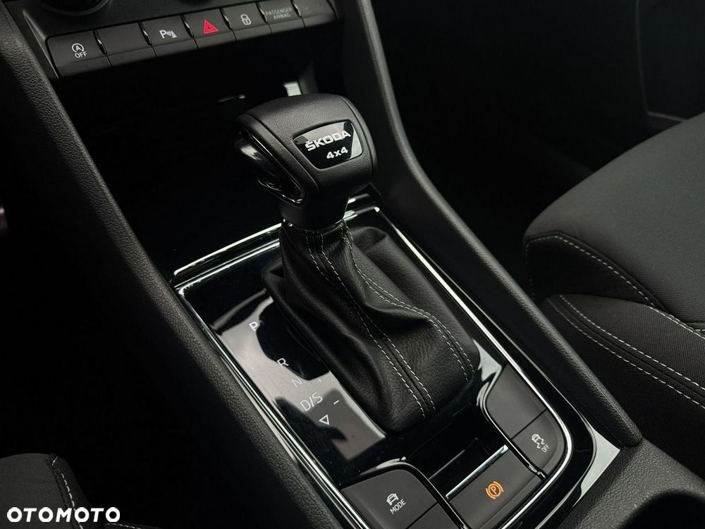 Skoda Karoq 2.0 TSI 4x4 DSG Sportline - 26